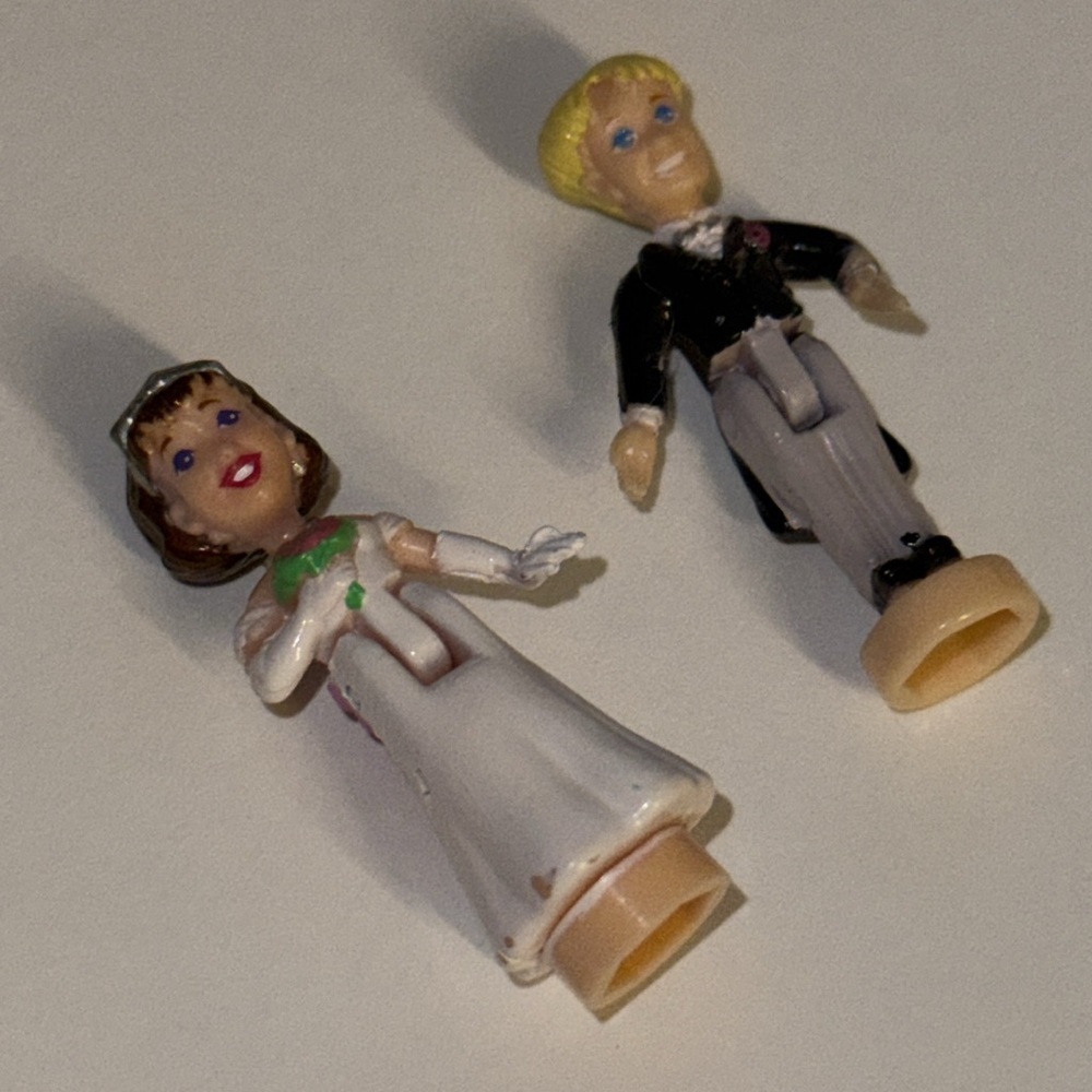 Vintage Y2K Polly Pockets Bride and Groom Figurines - Picture 3 of 3